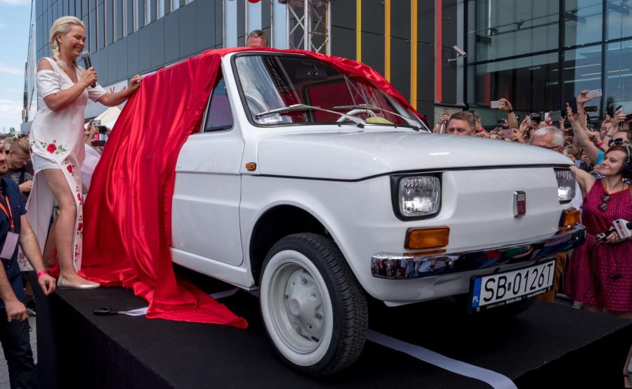 Fiat 126p jako urodzinowy prezent dla Toma Hanksa