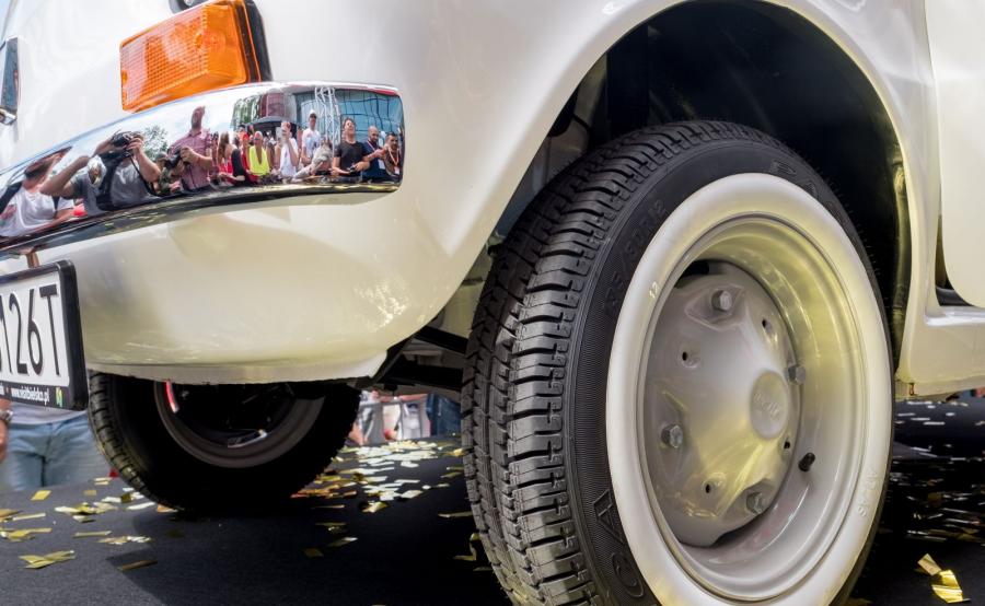 Fiat 126p jako urodzinowy prezent dla Toma Hanksa