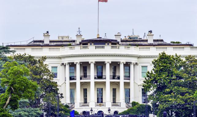 Synowa Donalda Trumpa w szpitalu. Otworzyła list z białym proszkiem