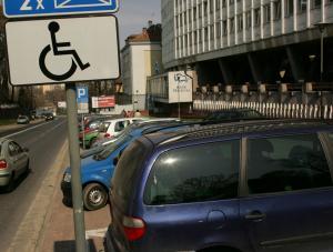 Koniec parkowania na miejscu dla inwalidów