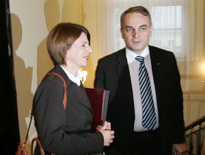 Pitera znowu pisze raport. Teraz o Pawlaku