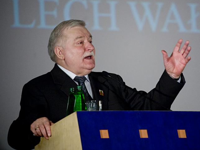 Wałęsa wypowiada wojnę Radiu Maryja