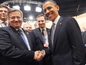 Prezydent leci rejsowym samolotem do USA. Ile zaoszczędzi?