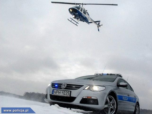 Polscy policjanci z roku na rok dysponują coraz nowszym sprzętem. Od niedawna na Mazowszu można zobaczyć volkswagena passata CC w srebrno-niebieskich barwach, który jest nowym narzędziem do walki z piratami drogowymi. 