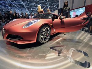 Alfa Romeo 4C Concept prosto z salonu w Genewie