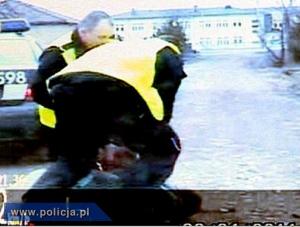 Pijak zgubił opony i uciekał dalej. Zobacz mistrza drugiego planu