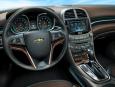 Kierowcy Chevroleta spędzili także dużo czasu za kierownicą testowych Malibu w ruchu ulicznym w Chicago i w Seulu oraz przebyli setki kilometrów po drogach Północnej Karoliny, badając komfort siedzenia i inne aspekty ważne podczas długiej podróży