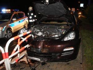 Zmasakrował porsche za kosmiczne pieniądze