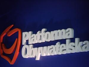 Pełnomocnik PO: PiS skłamało, dlatego nie ma go w sądzie