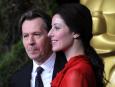 Nominowany za pierwszoplanową rolę w Szpiegu Gary Oldman z żoną Alexandrą Edenborough