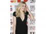 Imponujący dekolt na rozdaniu Brit Awards 2012 – Holly Willoughby w kusej „małej czarnej”