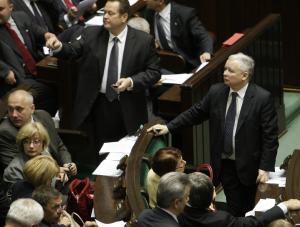 Kaczyński wysyła posłów PiS do szkoły