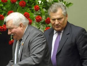 The Economist:Naiwny lament Wałęsy i Kwaśniewskiego