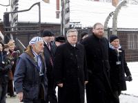 Bronią dyrektora Muzeum Auschwitz. "Zapraszani byli ocaleni więźniowie"