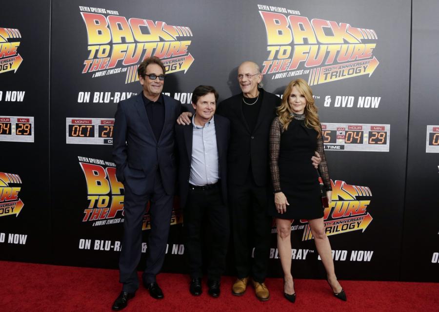 Huey Lewis, Michael J. Fox, Christopher Lloyd i Lea Thompson