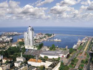 Apartamentowiec Sea Towers do wzięcia - Zamieszkaj obok Bogusława Lindy