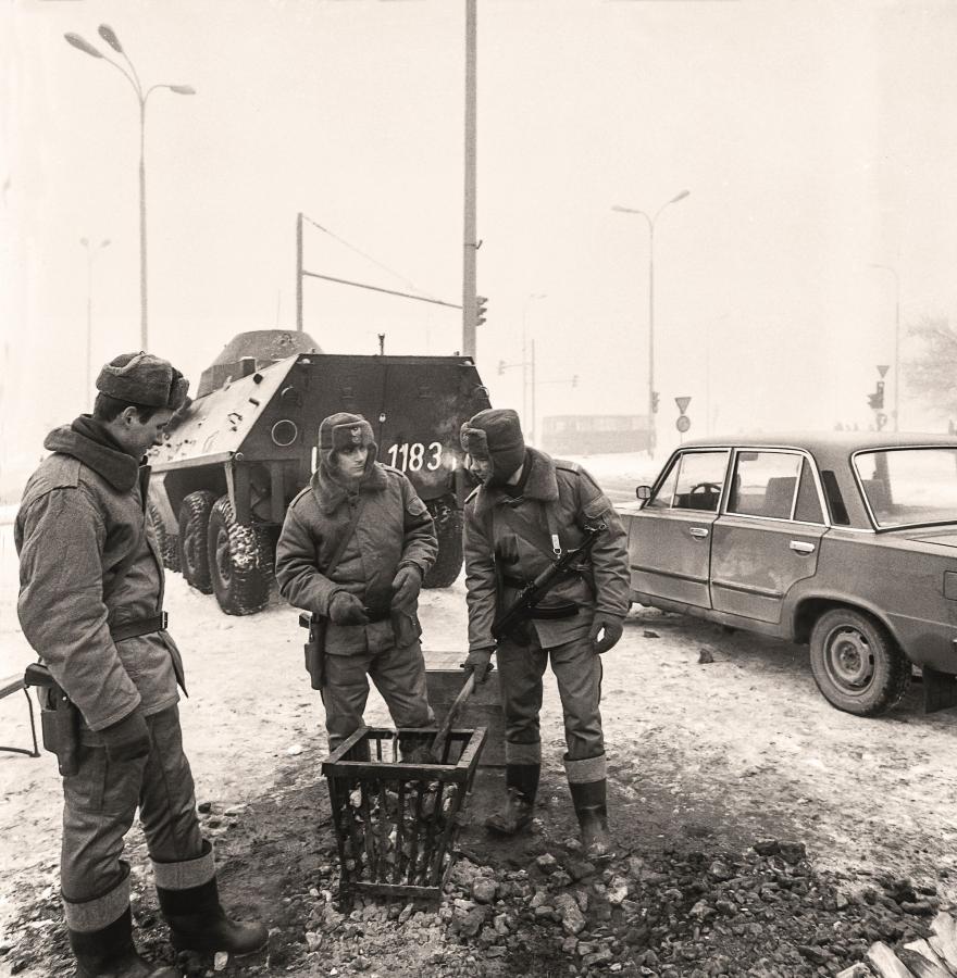 "Warszawa lata 80." - wydawnictwo BOSZ i Narodowe Archiwum Cyfrowe