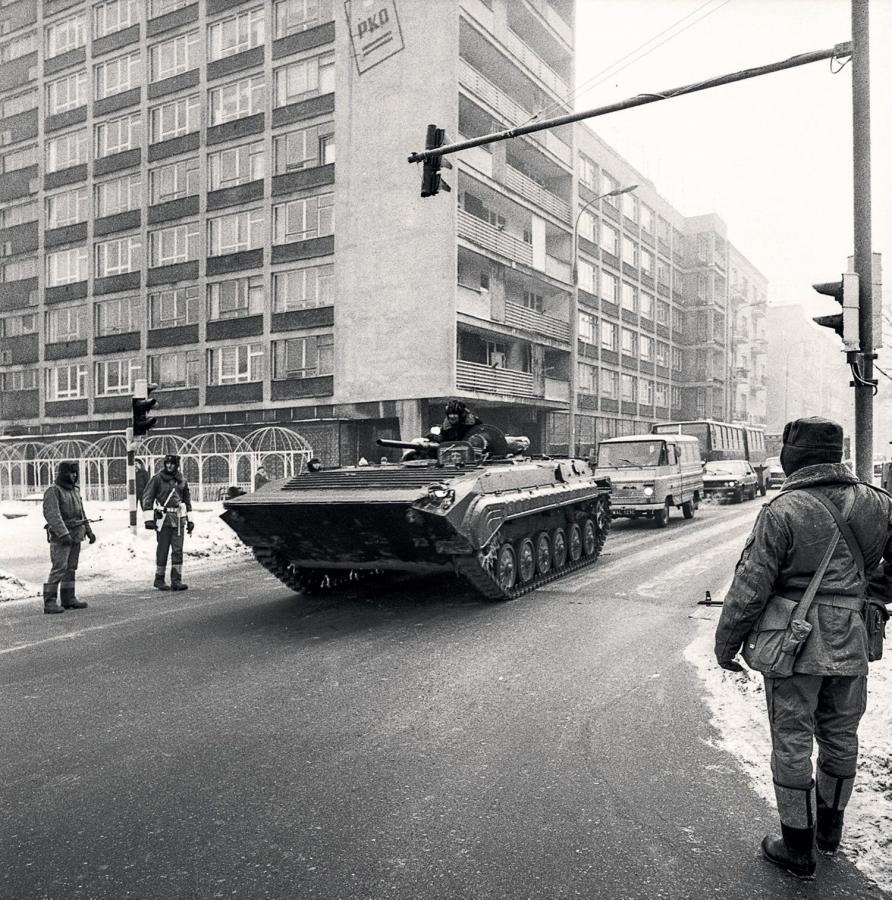 "Warszawa lata 80." - wydawnictwo BOSZ i Narodowe Archiwum Cyfrowe