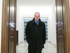 Dawna opozycja broni Niesiołowskiego