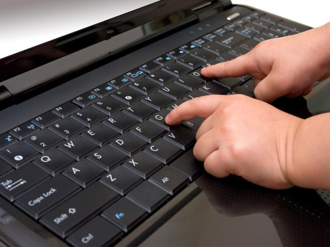 Czego szukają dzieci w sieci? Pornografii